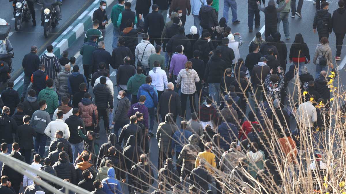 Immagine di Le proteste in Iran aumentano e Teheran chiede consiglio a Putin