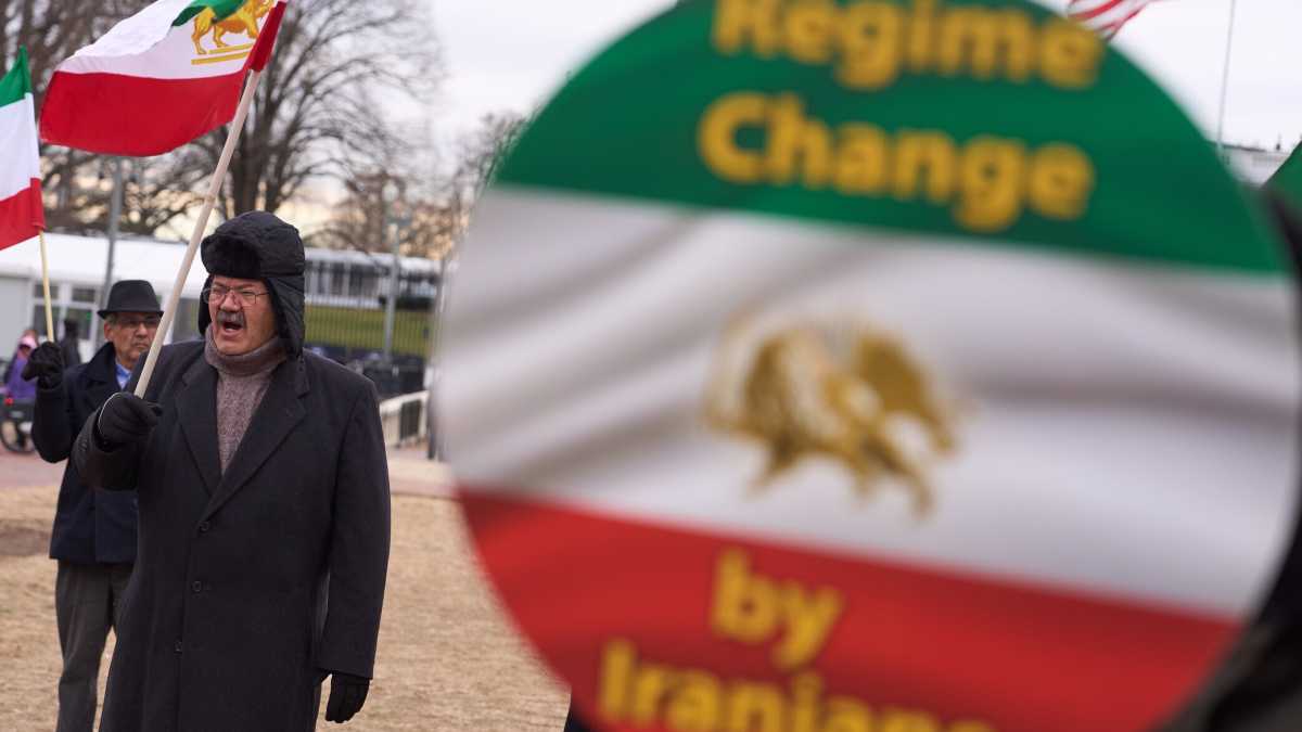 Immagine di Trump interviene sulle proteste in Iran e ha un obiettivo