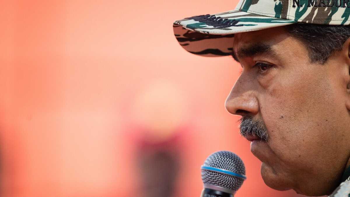 Immagine di Ecco come fanno certi comunisti ad abbindolarsi da soli su Chávez e Maduro
