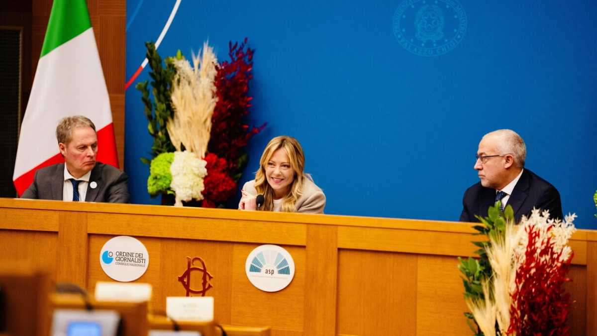 Immagine di Meloni di mamma. Carezze per Crans-Montana e per la madre di Trentini. “La Ue parli con Russia”