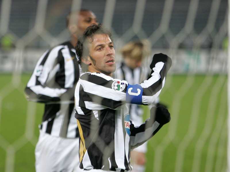 Alessandro Del Piero esulta dopo uno dei gol realizzati contro la Fiorentina il 10 gennaio 2006 (foto LaPresse)