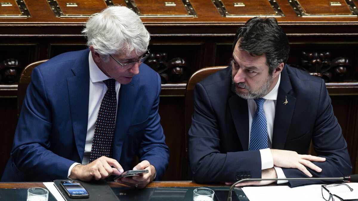 Immagine di Salvini il “maratoneta”: la lotta con Abodi. Lo sport è il suo nuovo Viminale
