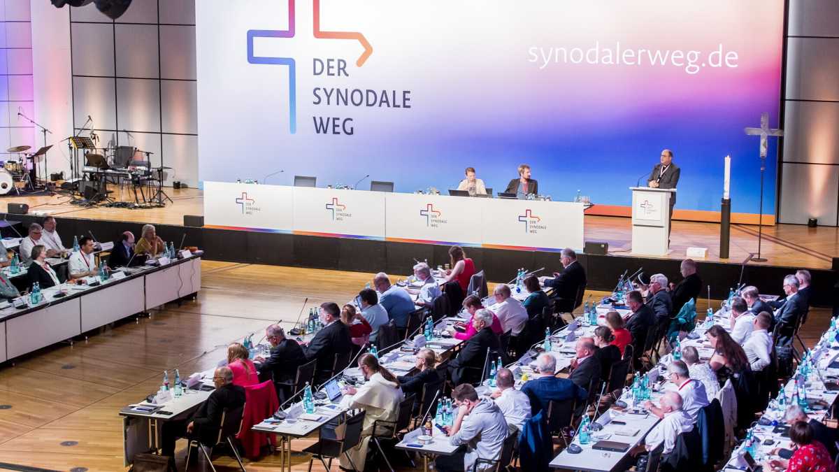 Immagine di La Chiesa tedesca è pronta a dare pieni poteri ai laici. Che farà Papa Leone?