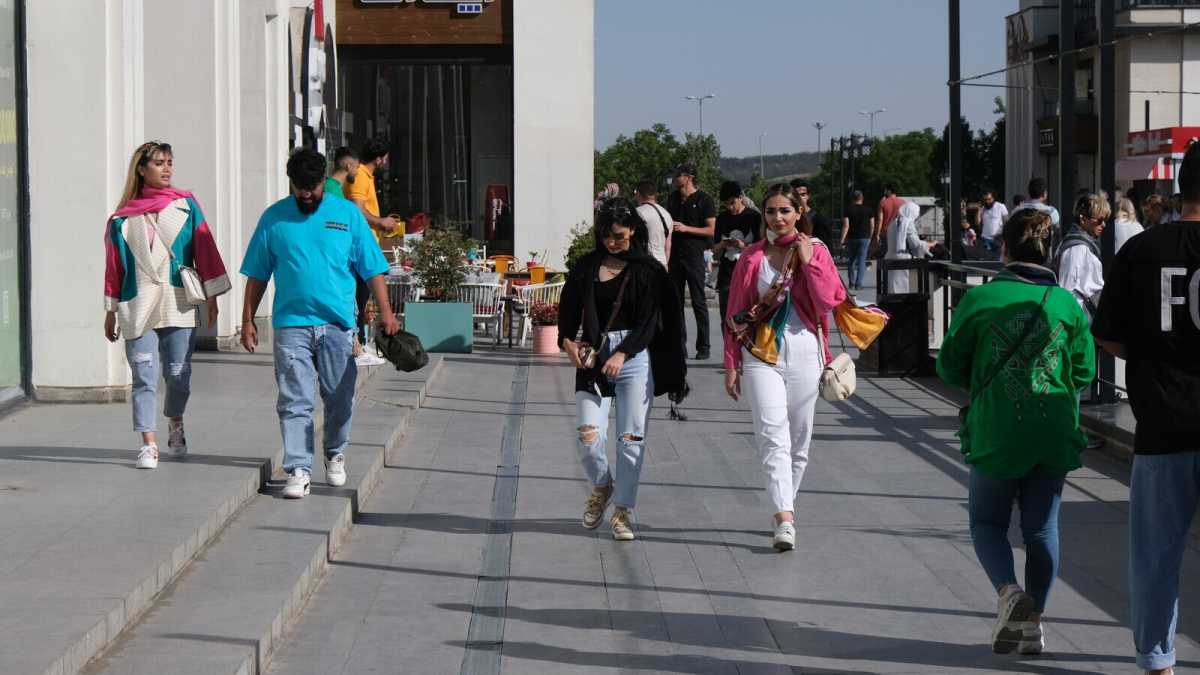 Immagine di Il Fatto non smette di sorprendere. Antologia di un reportage paradossale dall'Iran