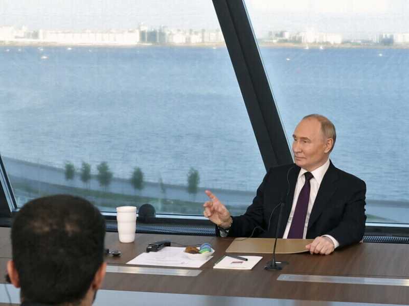 Fare i conti con Putin, “dittatore comunista”