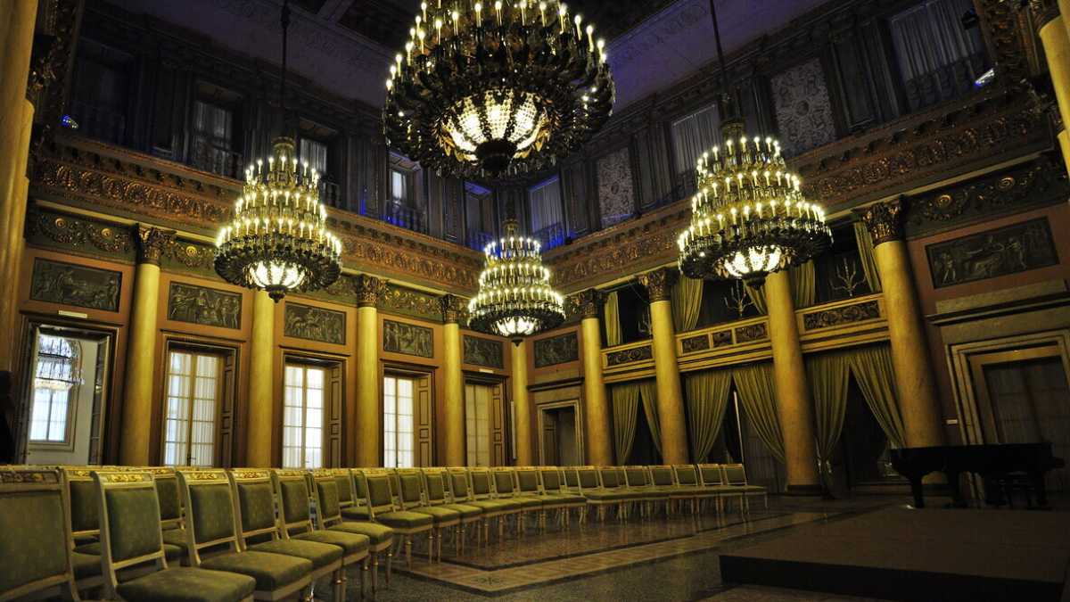 Immagine di Tuxedo Society, il club virtuale dei trentenni