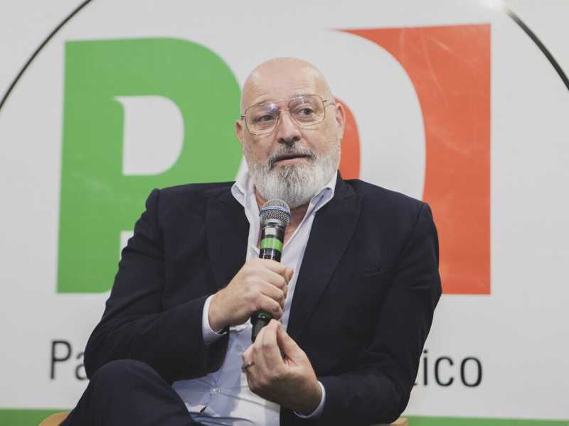 Bonaccini 'o sarracino. Una riunione a Napoli con Salis e contro Guerini