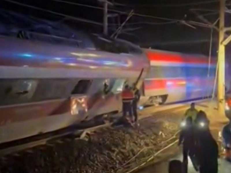 Cosa si sa dello scontro tra due treni in Spagna