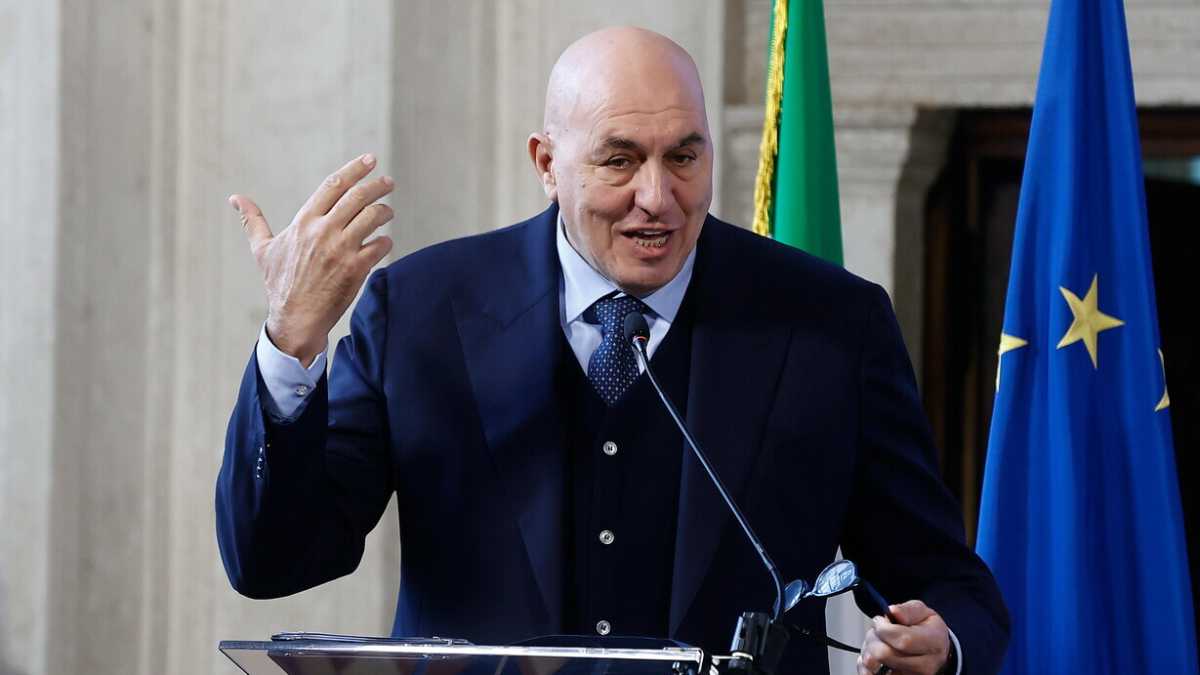 Immagine di Cortocircuito in maggioranza: quattro deputati presentano un emendamento per togliere l'aggettivo “militari” dal Dl Ucraina