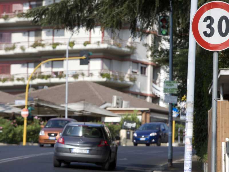 “Finisce come a Bologna, Gualtieri cancelli il centro a 30km/h”. La Lega all'attacco del sindaco
