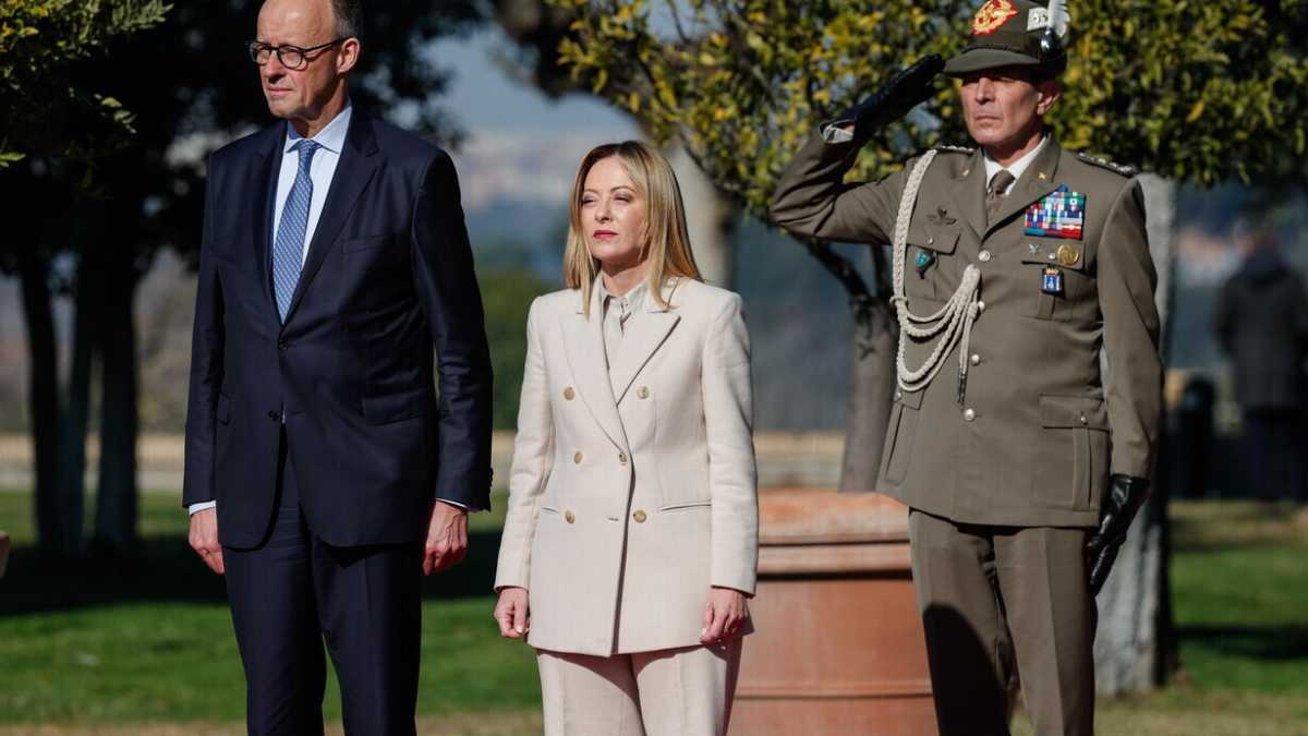 Immagine di Meloni e Merz a Villa Pamphili: "Italia e Germania più vicine che mai"