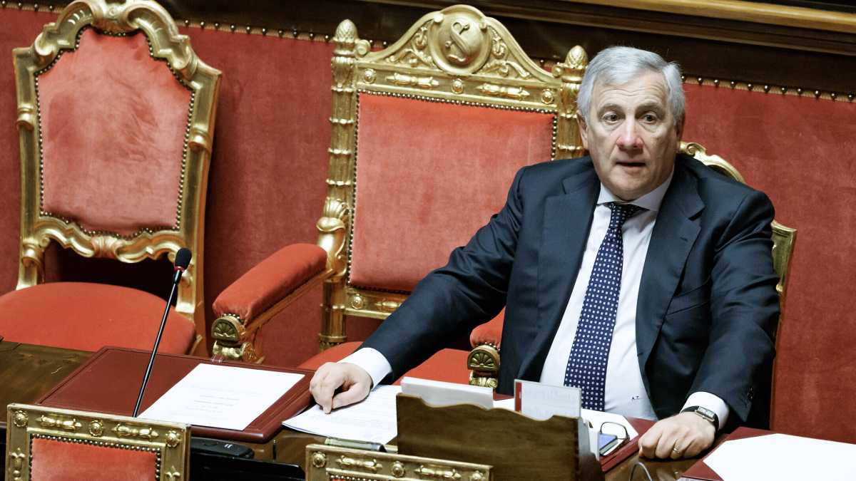 Immagine di Gli spinaci di Tajani: si oppone al board di Gaza, è contro Salvini, si blinda in FI, anti Occhiuto. L'idea di congresso anticipato