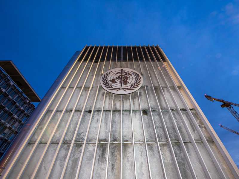 Il logo dell'OMS sulla sede centrale dell'agenzia a Ginevra, in Svizzera (Foto di Robert Hradil/Getty Images)&nbsp;<br />