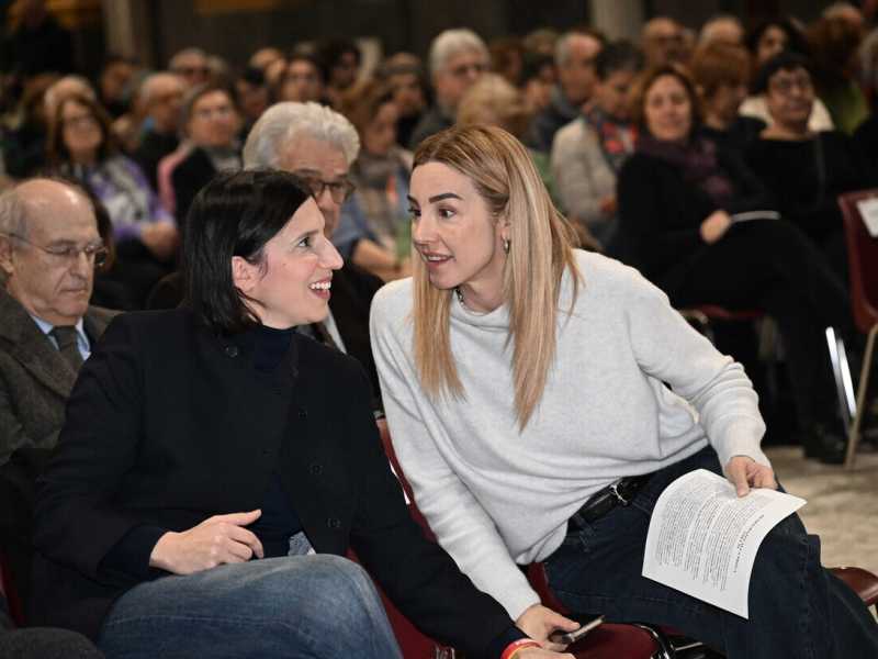 Quando la scena dem si fa fosca (vedi ddl antisemitismo), Schlein si rifugia nella Genova di Silvia Salis