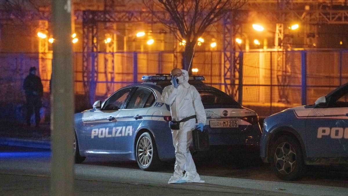 Immagine di Sparatoria a Milano. Un ventenne è stato ucciso da una pattuglia. Aveva una pistola a salve