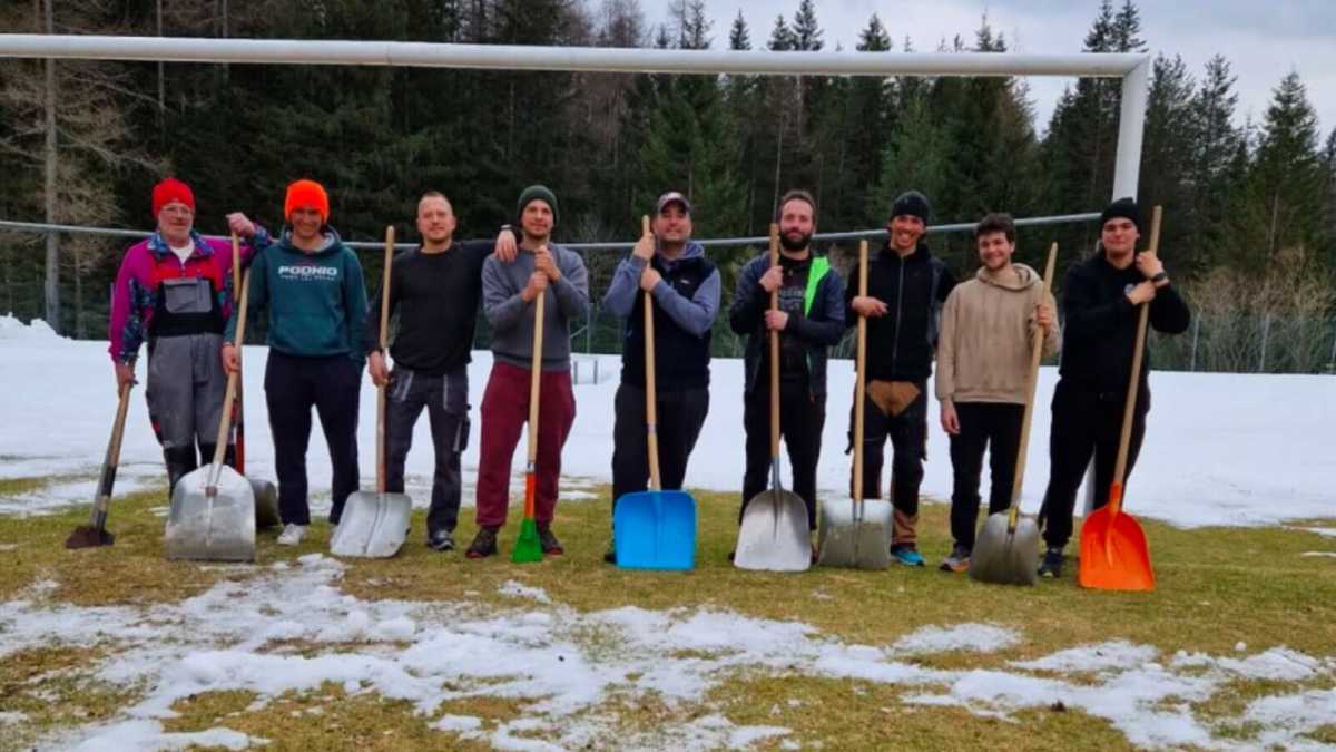 Immagine di La discesa libera del calcio a Cortina