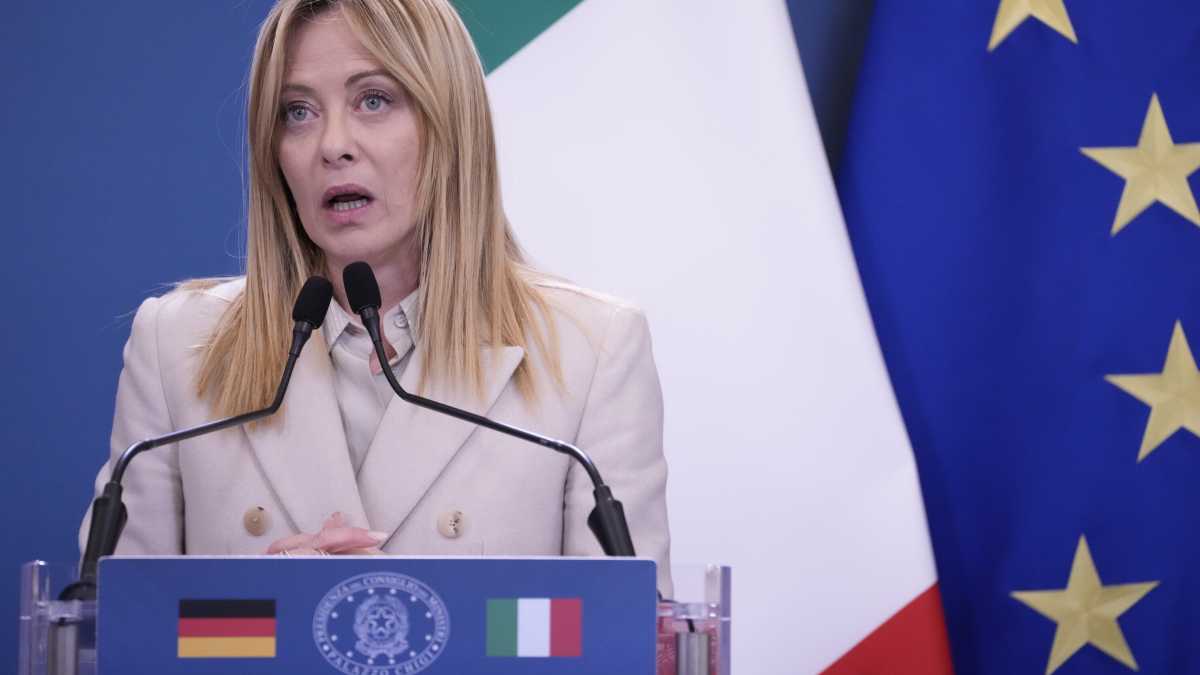 Immagine di Meloni e la fobia Ice. Si teme l'effetto dopo la sciagura di Milano. Dl Sicurezza congelato e rivisto. Salvini spinge