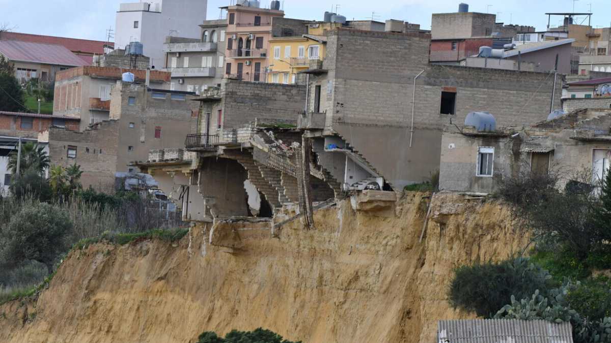 Immagine di Niscemi, la frana più grande d’Europa e il paese da spostare. Parla il capo della Protezione civile Ciciliano