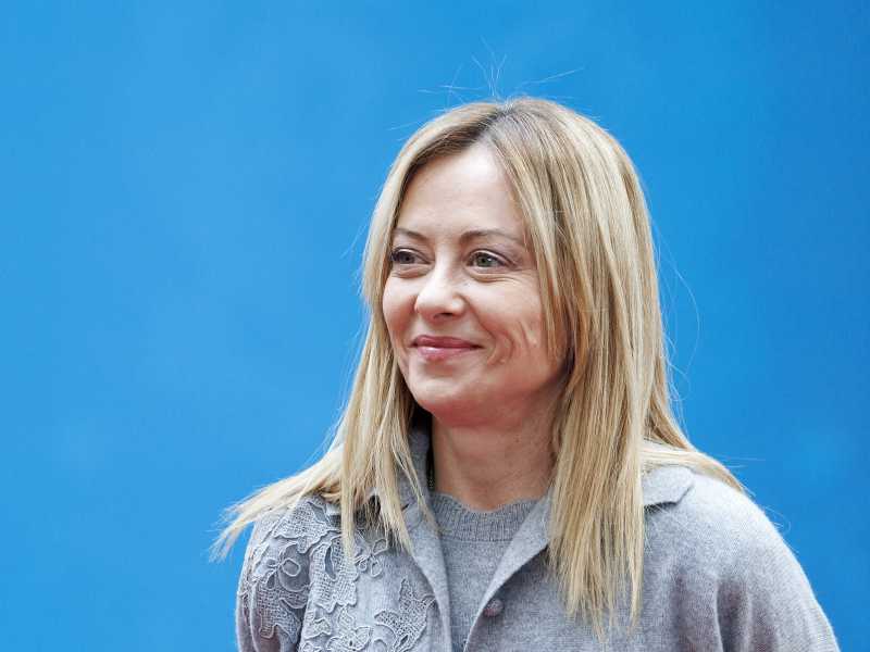 Meloni la Popolare: si lega a Merz-Metsola e Tajani e si riprende il tema sicurezza. Salvini propone "patti" a Vannacci