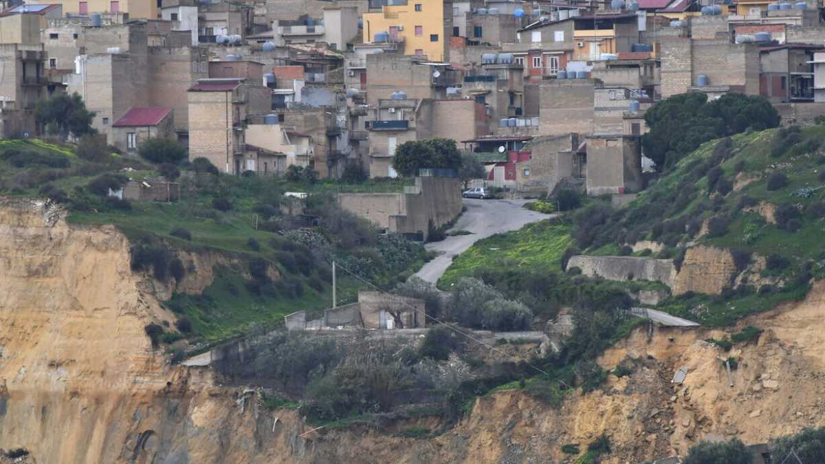 Immagine di Breve rassegna (senza tempo) dei disastri ambientali in Sicilia
