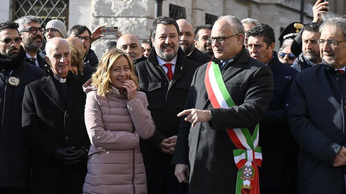 Immagine di Poteri di Roma, Giubileo, vecchio debito. Prosegue il filo diretto Gualtieri-Meloni