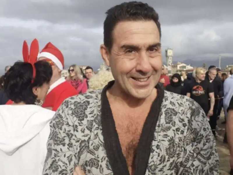 Lasciate il generale Vannacci dove sta, a casa in vestaglia