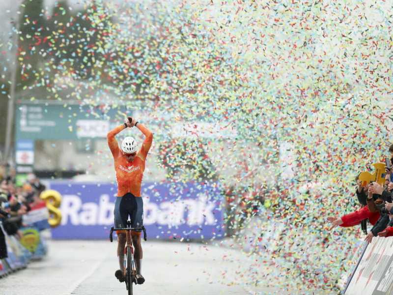Mathieu van der Poel ha vinto i Mondiali 2026 di ciclocross (foto Epa, via Ansa)<div> </div>