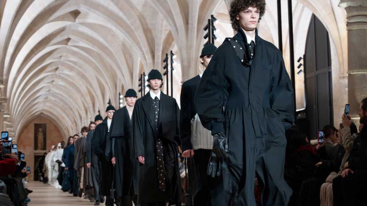 Immagine di Una poltrona per tre. Qualche riflessione sul significato della moda