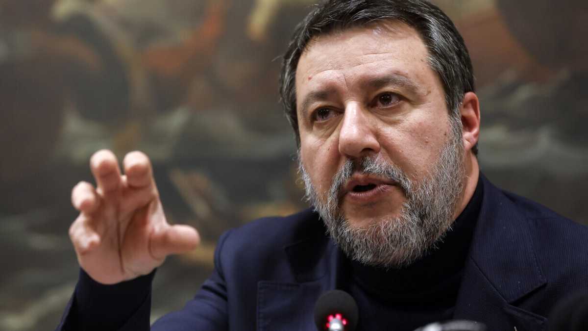 Immagine di Sul referendum Salvini ripete a pappagallo