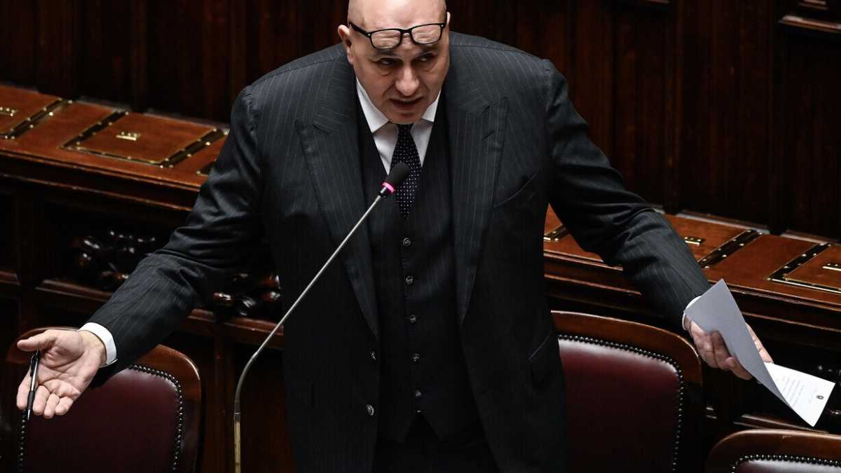 Immagine di La destra si interroga su Vannacci in coalizione. La trincea di Crosetto