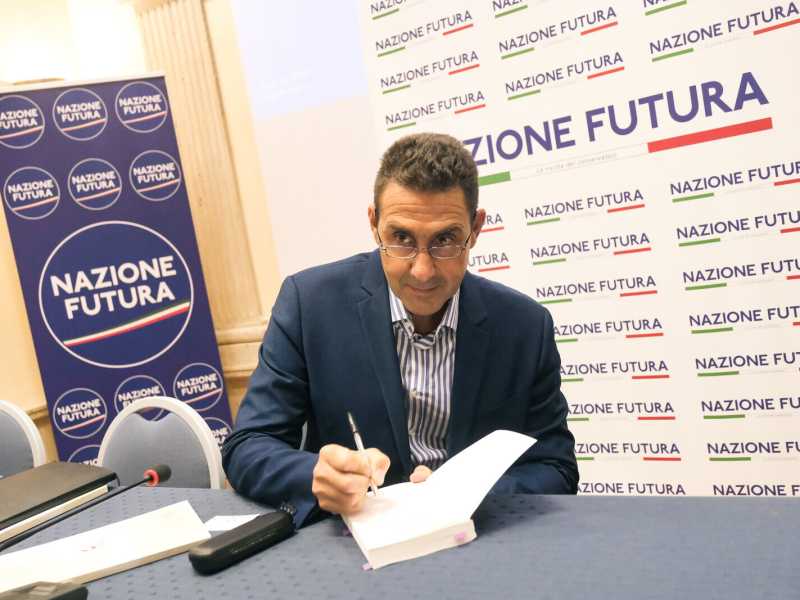 I libri di Vannacci. Amendola: “Sento di russi che comprano il suo libro. Mi farei qualche domanda…”