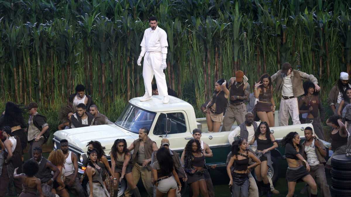 Immagine di Il portento Bad Bunny al Super Bowl, “God bless America” e un Trump isterico. Tutto perfetto
