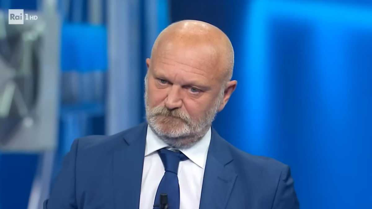 Immagine di Il comico “fascista” rinuncia a Sanremo. I No Pucci vincono una battaglia persa