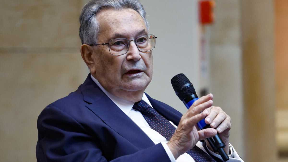 Immagine di Conte, Travaglio e Coppi. Lo strano terzetto per il No si riunisce in Campidoglio