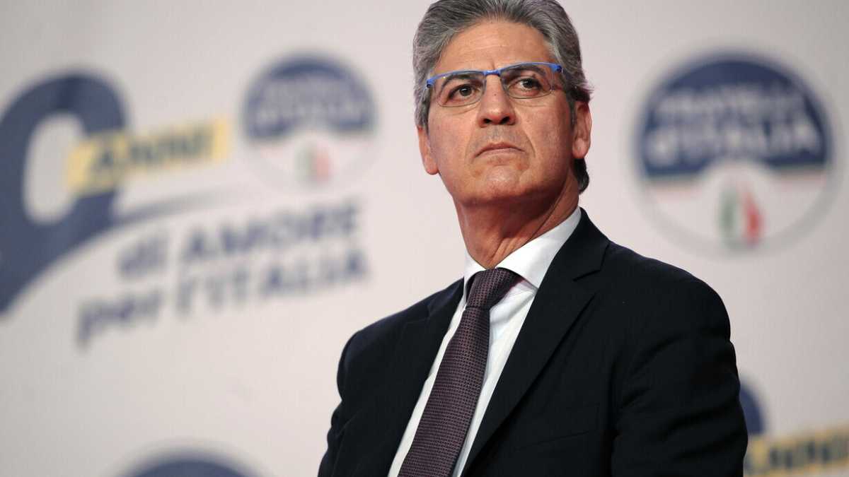 Immagine di Peggio di Petrecca c’è la Rai (e affini). L’idea di punirlo premiandolo