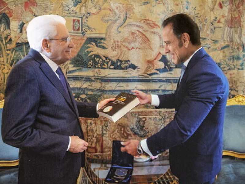 La foto taroccata con il Presidente della Repubblica. Fonte: Marcellominenna.it