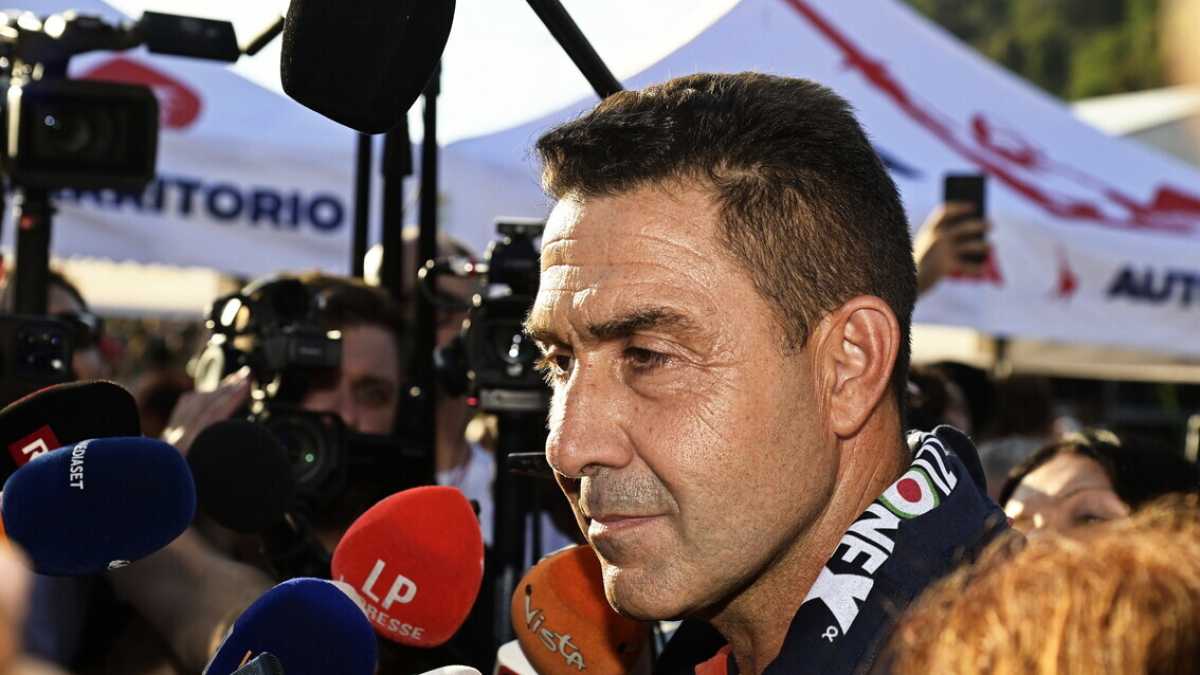 Immagine di Il prof. Vannacci: vota la fiducia a Meloni, ma poi deve spiegare alla sua base le "regole parlamentari"