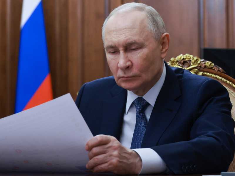 Salvini e Vannacci visti da Putin, votare per Kyiv col cuore a Mosca