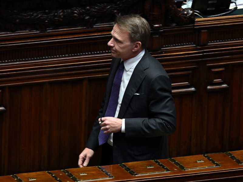 Il ministro dell'Agricoltura Francesco Lollobrigida (foto Ansa)
