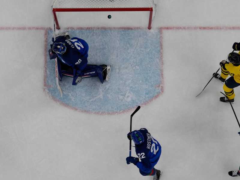 Un'immagine della prima partita della Nazionale italiana di hockey ghiaccio alle Olimpiadi invernali 2026 (foto LaPresse)