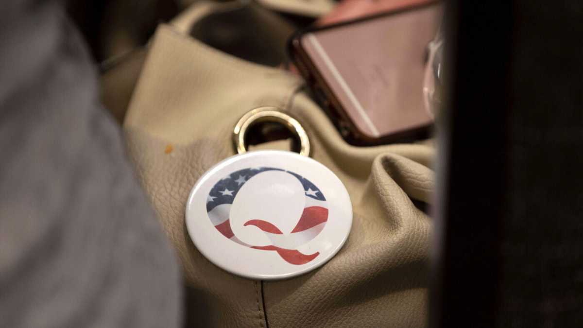 Immagine di Jessica Prim e gli altri di QAnon, che stavano già leggendo gli Epstein Files