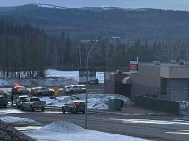 Sparatoria in una scuola in Canada: una donna trans uccide nove persone e poi si uccide