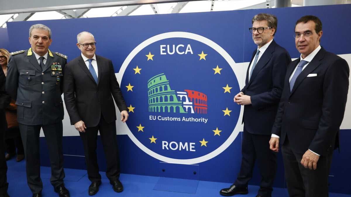 Immagine di Roma si candida a ospitare la nuova agenzia Ue per le dogane. Gualtieri e Giorgetti presentano il progetto