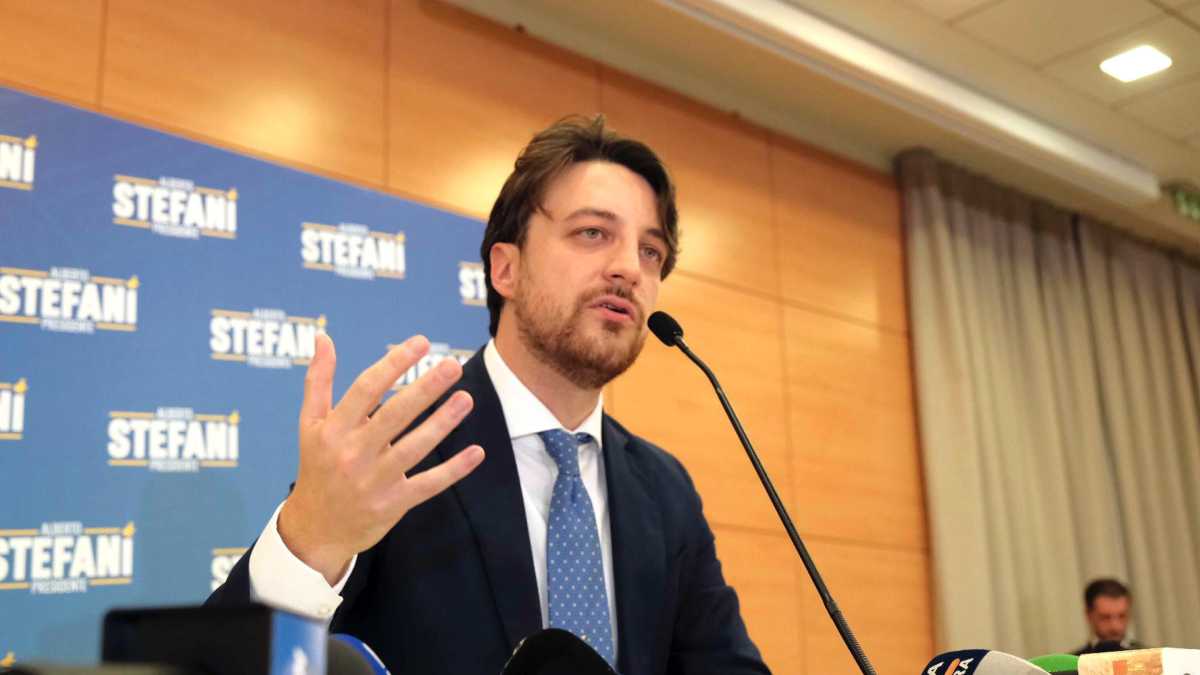 Immagine di Il governatore Stefani si sfila dalla Liga e manda in tilt la Lega