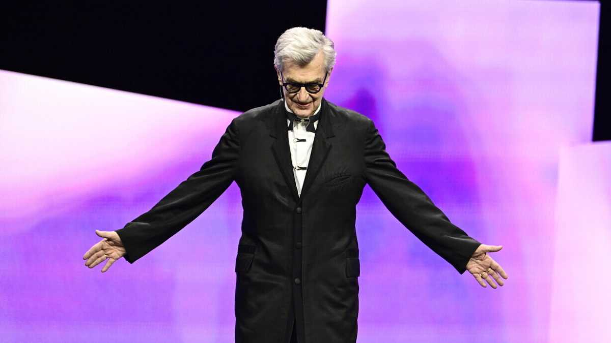 Immagine di Wim Wenders le suona ai cinematografari con un debole per Hamas