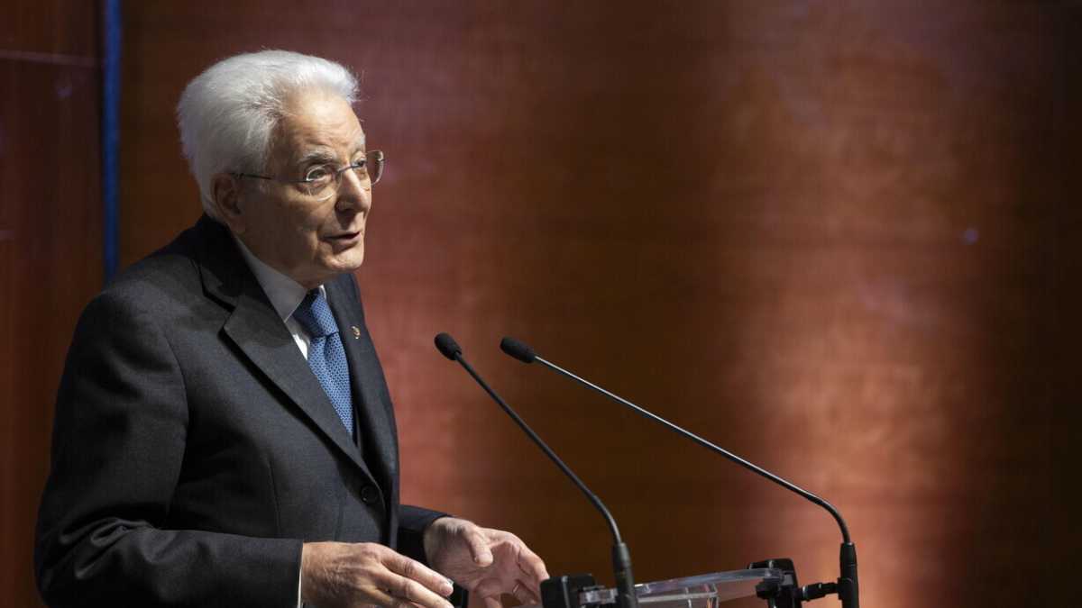Immagine di Mattarella ricorda Vittorio Bachelet: "Fu contro il terrorismo senza cedere a misure straordinarie"