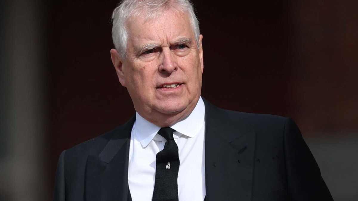 Immagine di L'ex principe Andrea arrestato e poi rilasciato dopo il caso Epstein