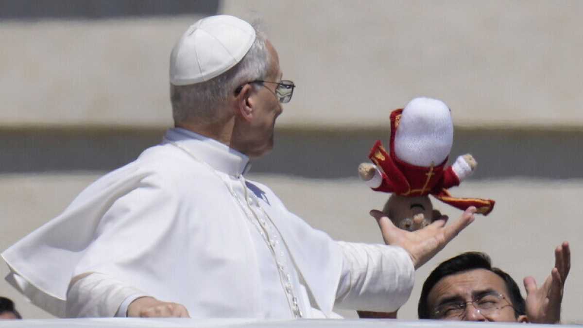 Immagine di Da Lampedusa al Meeting di Rimini. Leone, il Papa globetrotter