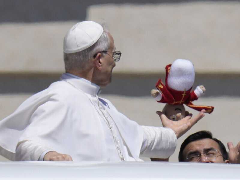 Da Lampedusa al Meeting di Rimini. Leone, il Papa globetrotter