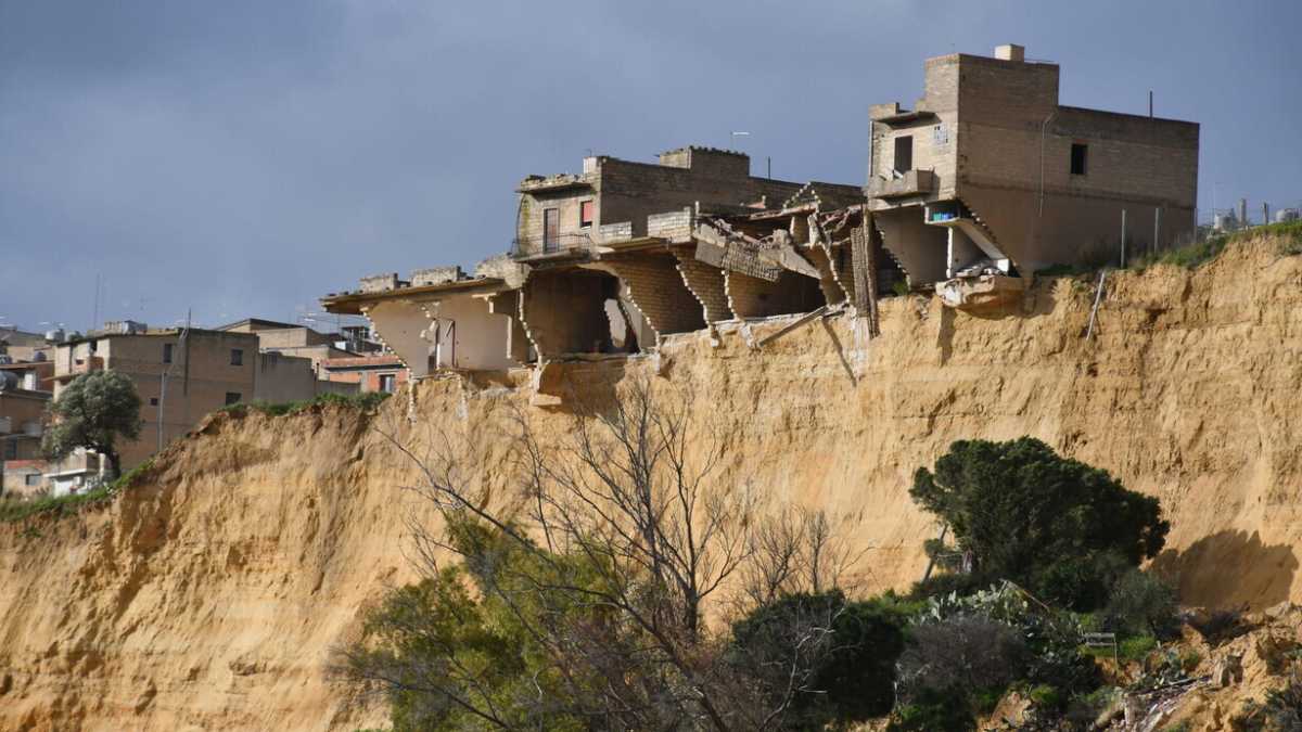 Immagine di Una strategia nazionale per mettere in sicurezza il territorio italiano
